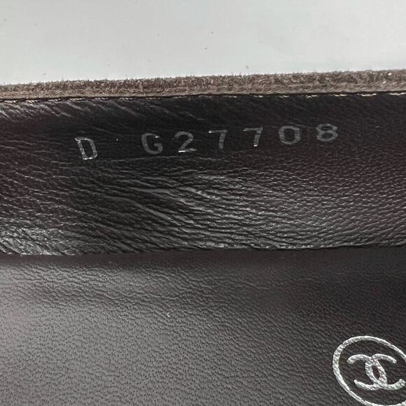 Chanel Brown Logo Black Suede Two Tone Silver Medallion Vintage Loafers Flats - Picture 7 of 10